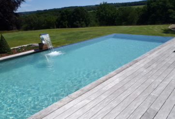 Piscine extérieure à Spa