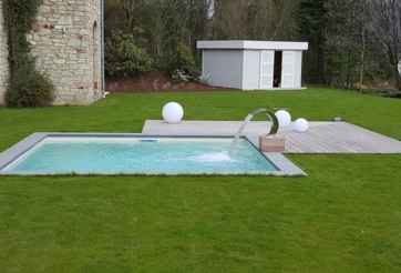 Piscine extérieure à Goé