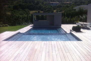Piscine extérieure à Saint-Tropez